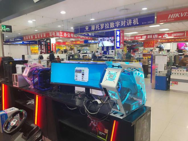 電子產(chǎn)品銷售旺 準大學(xué)生成主力