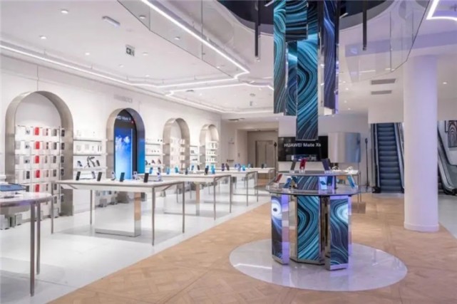 華為法國首家旗艦店盛大開業(yè)，巴黎歌劇院旁閃耀科技之光